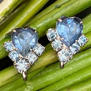 Vintage Unsigned Blue Topaz Heart-shaped Rhinestones Screw Back Earrings